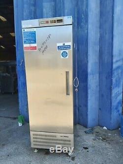 COMMERCIAL UPRIGHT SINGLE DOOR FRIDGE STAINLESS STEAL HEAVY DUTY 72x72x210 cm