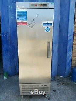 COMMERCIAL UPRIGHT SINGLE DOOR FRIDGE STAINLESS STEAL HEAVY DUTY 72x72x210 cm