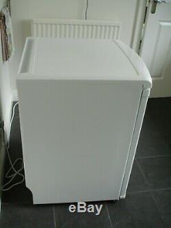 Hotpoint RLA36P 149L A+ Under Counter Fridge White. Less than 1 month old