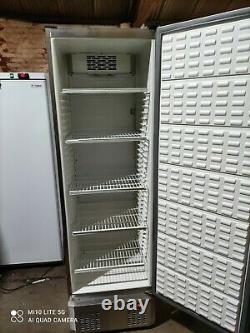 Single door commercial fridge silver. Takeaway/restaurant